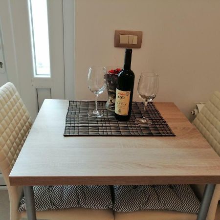 Studio Apartman Irena 2 Bijela Kültér fotó