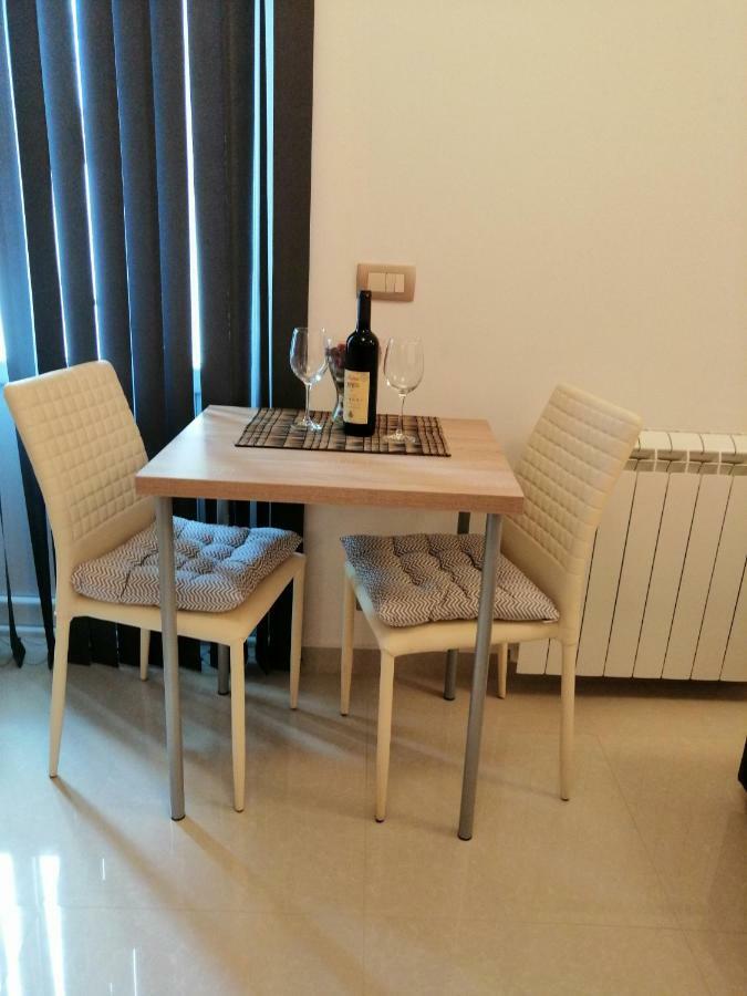 Studio Apartman Irena 2 Bijela Kültér fotó