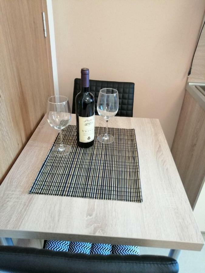 Studio Apartman Irena 2 Bijela Kültér fotó