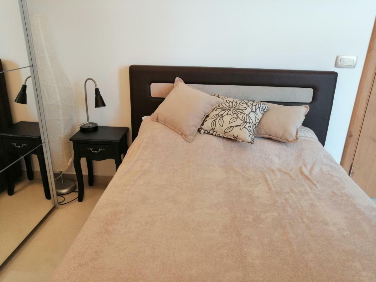 Studio Apartman Irena 2 Bijela Kültér fotó